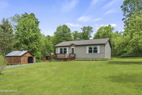 51 Middlefield Rd, Peru, MA 01235