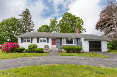 580 Elm St, Pittsfield, MA 01201