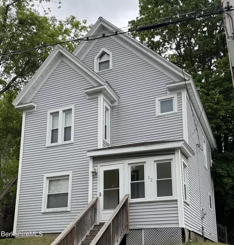 32 Hathaway St, North Adams, MA 01247