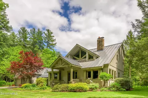 210 Church St, Lee, MA 01238