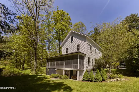 26 E Hill Rd, Southfield, MA 01259