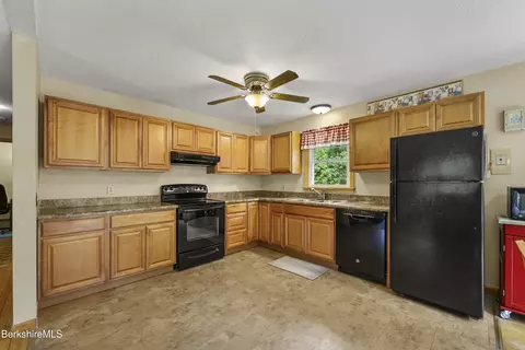 Kitchen - 1340 North St, Windsor, MA 01270 photo 4 of 5