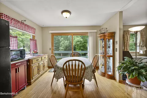 Dining - 1340 North St, Windsor, MA 01270 photo 2 of 4