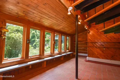 Entry Way - 445 County Rd, Becket, MA 01223 photo 2 of 2