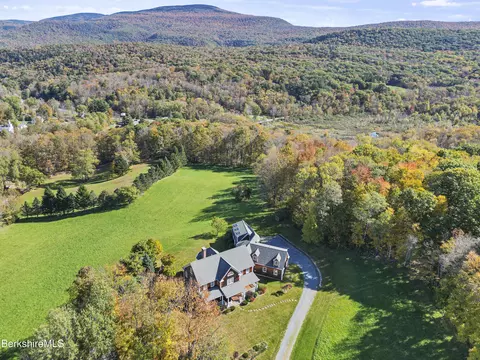 136 Mallery Rd, New Ashford, MA 01237