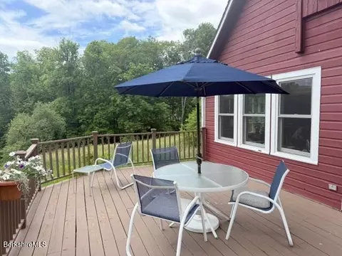 324 Oblong Rd, Williamstown, MA 01267