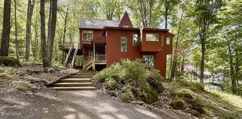 38 Hubbard St, Lenox, MA 01240