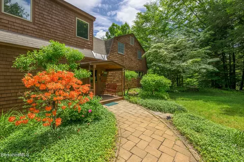 3 Cone Hill Rd, West Stockbridge, MA 01266