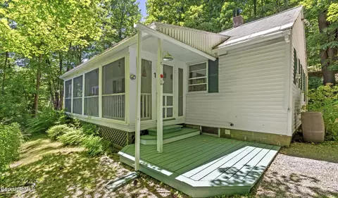 1 Pixley Hill Rd, Stockbridge, MA 01262