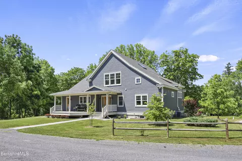 10 Sheffield Rd, Egremont, MA 01230