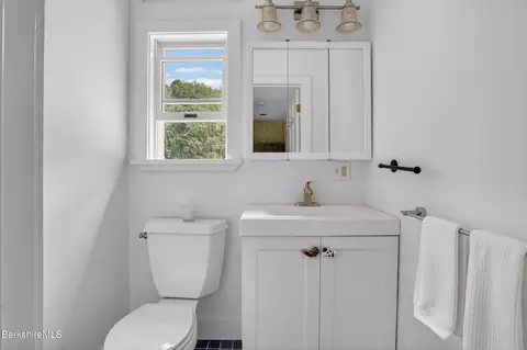 Bath - 224 Boardman St, Sheffield, MA 01257 photo 4 of 4