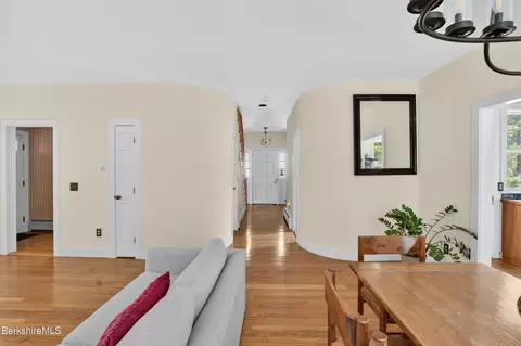 Entry Way - 224 Boardman St, Sheffield, MA 01257 photo 2 of 3