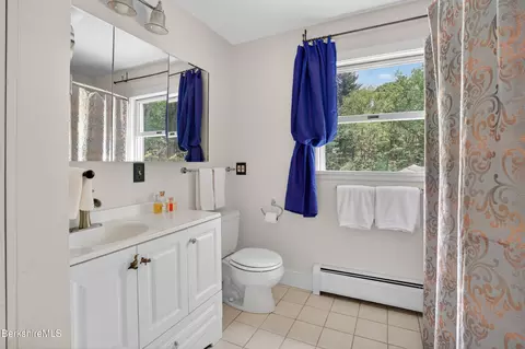 Bath - 224 Boardman St, Sheffield, MA 01257 photo 3 of 4