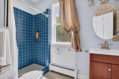 Bath - 224 Boardman St, Sheffield, MA 01257 photo 2 of 4