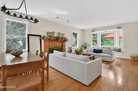 Living - 224 Boardman St, Sheffield, MA 01257 photo 2 of 3
