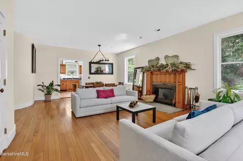 Living - 224 Boardman St, Sheffield, MA 01257 photo 1 of 3