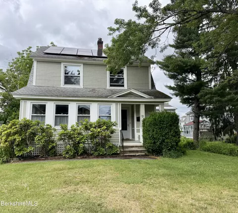 33 Reuter Ave, Pittsfield, MA 01201