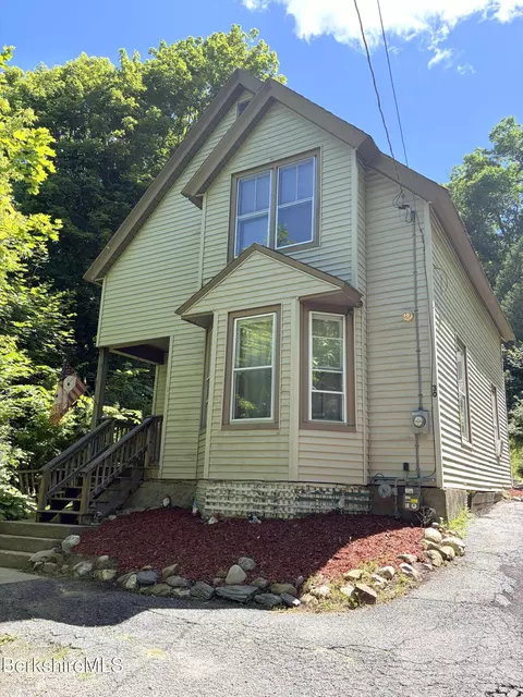 30 Richview Ave, North Adams, MA 01247