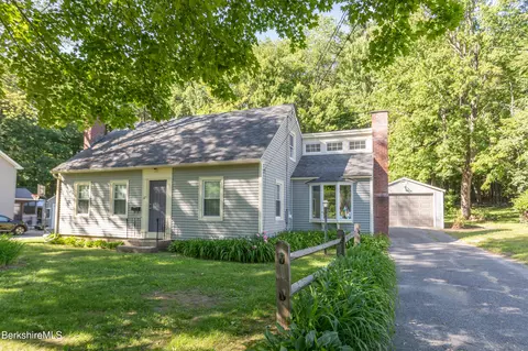 187 High St, Dalton, MA 01226