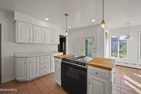 22 Maple St, Adams, MA 01220 photo 14