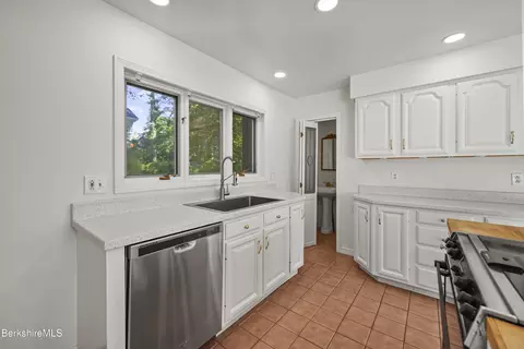 22 Maple St, Adams, MA 01220 photo 13