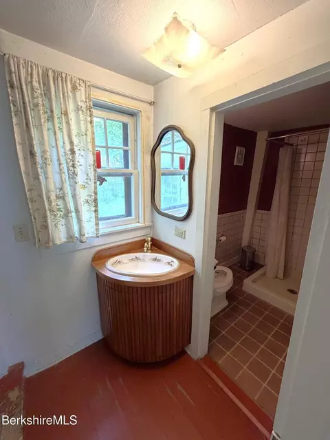 Bath - 161 Main St, Hancock, MA 01237 photo 1 of 2