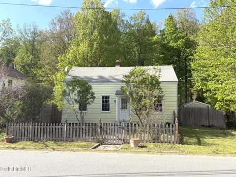 Exterior - 161 Main St, Hancock, MA 01237 photo 2 of 8