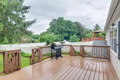 1 Riverview Dr, Dalton, MA 01226 photo 5