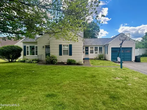 1 Riverview Dr, Dalton, MA 01226