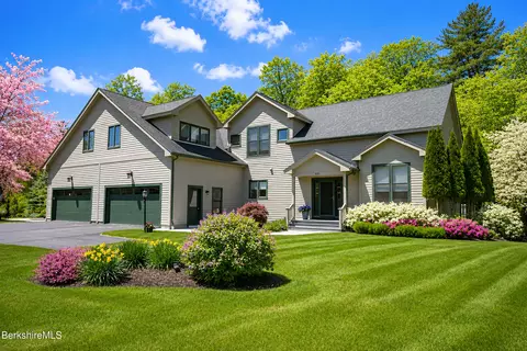 650 Mallard Ln, Lee, MA 01238 photo 1