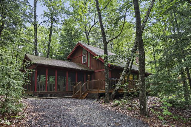 545 Leisure Lee Rd, Lee, MA 01238