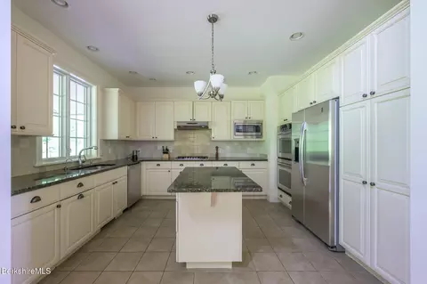 5 Stoneledge Rd, Lenox, MA 01240 photo 16
