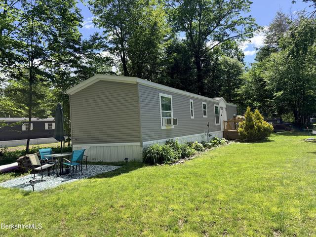11 Oak Way, Stephentown, NY 12168