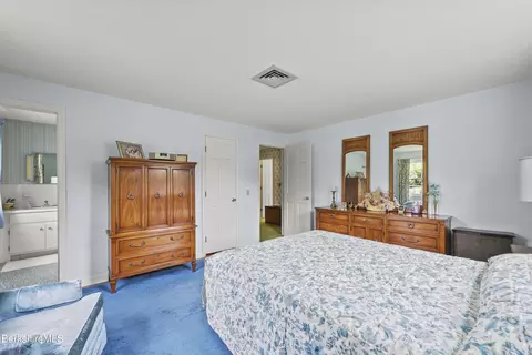 Bedroom - 48 Brookside Dr, Pittsfield, MA 01201 photo 3 of 9