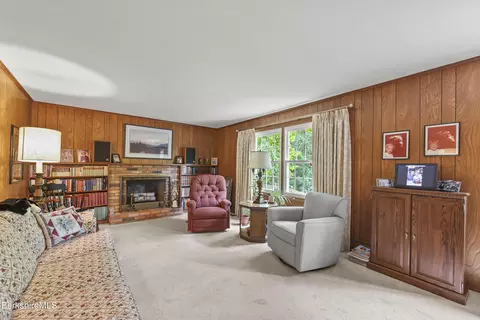 Living - 48 Brookside Dr, Pittsfield, MA 01201 photo 10 of 10