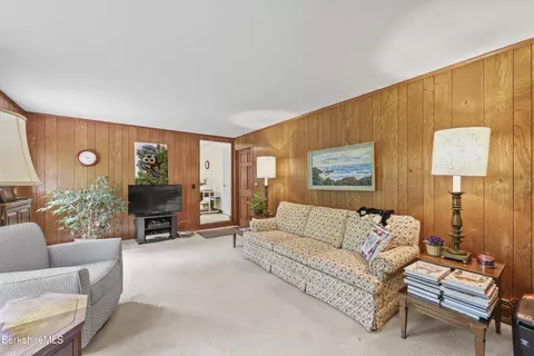 Living - 48 Brookside Dr, Pittsfield, MA 01201 photo 7 of 10