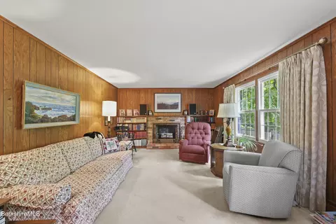 Living - 48 Brookside Dr, Pittsfield, MA 01201 photo 9 of 10