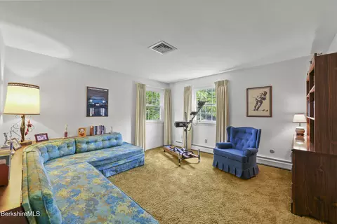 Bedroom - 48 Brookside Dr, Pittsfield, MA 01201 photo 8 of 9