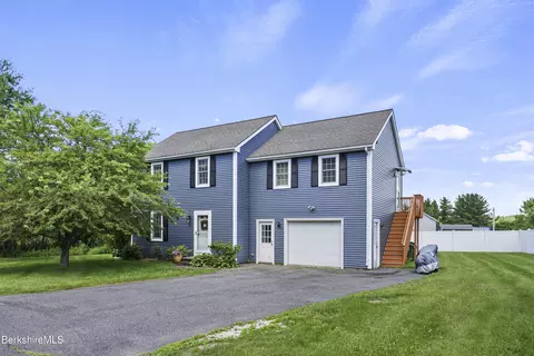 25 Valentine Ln, Lee, MA 01238
