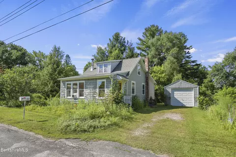 34 Cummings Ave, Pittsfield, MA 01201