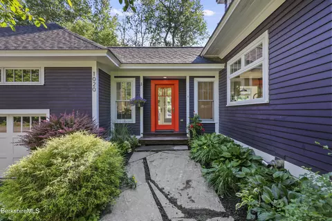1020 Simonds Rd, Williamstown, MA 01267
