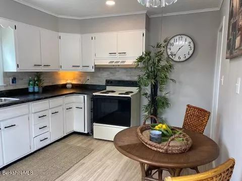 48 Plastics Ave, Pittsfield, MA 01201