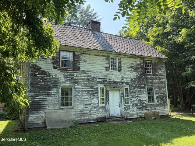 254 Main St, Sheffield, MA 01257