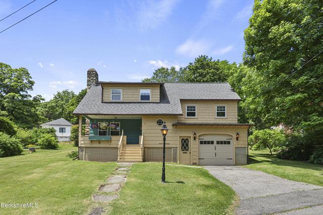 14 Prospect St, Great Barrington, MA 01230
