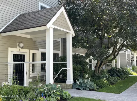 80 Taconic Ave #2, Great Barrington, MA 01230