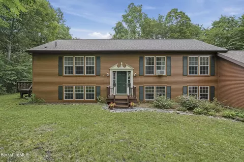 28 Mountain Pond Ln, New Ashford, MA 01237