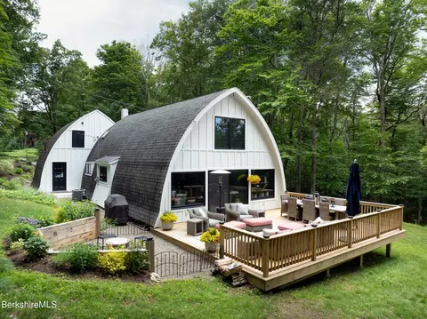 194 Whitman Rd, Hancock, MA 01237