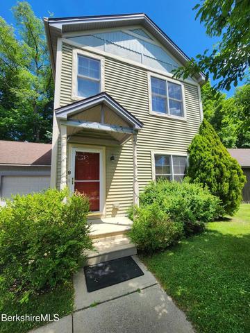 9 Stanley Dr, Great Barrington, MA 01230