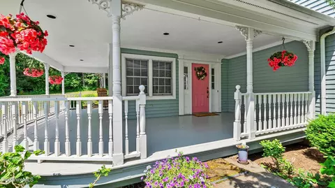92 Baker St, Richmond, MA 01254