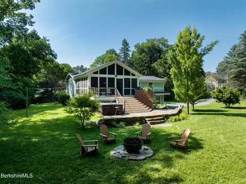 124 Elm St, Williamstown, MA 01267